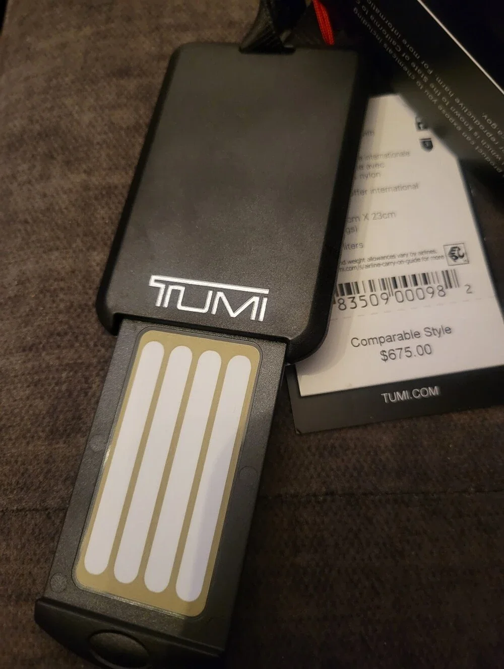 New TUMI Vapor International Carry-On in Black / Silver (msrp $675)